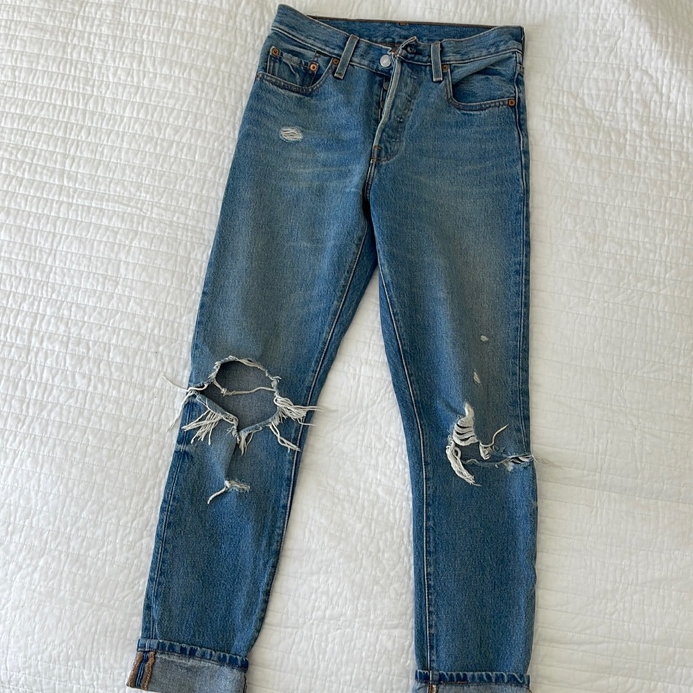 Women’s Levi’s 501 S skinny. Size W25, L30